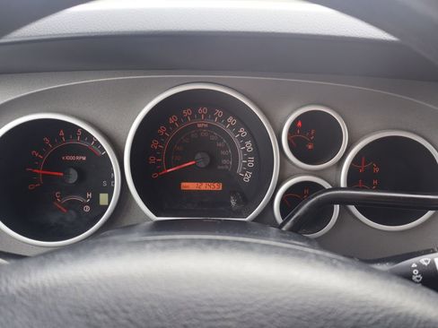 Used 2013 Toyota Tundra 4x4 CrewMax w/ Tow Pkg image 2