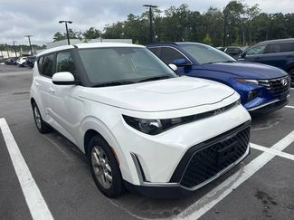 Used 2025 Kia Soul LX w/ LX Technology Package FWD video 1
