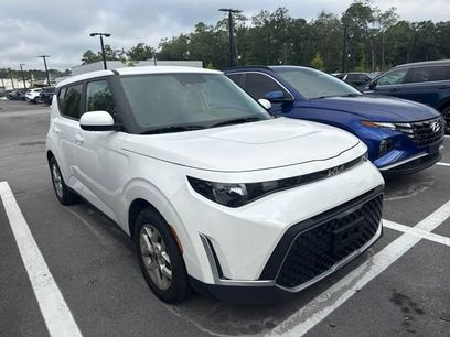 Used 2025 Kia Soul LX w/ LX Technology Package