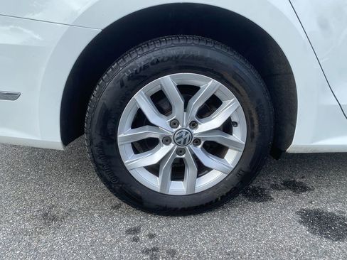 Used 2018 Volkswagen Passat 2.0T S image 29