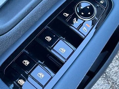 Used 2023 Nissan Ariya PLATINUM+ e-4ORCE image 16