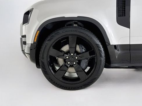 Used 2026 Land Rover Defender 110 X-Dynamic SE AWD/4WD image 27
