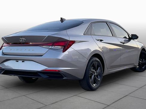 Used 2023 Hyundai Elantra SEL FWD image 12