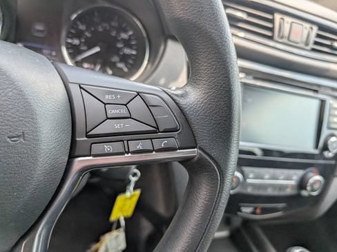 Used 2018 Nissan Rogue S AWD/4WD image 17