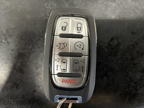 New 2026 Chrysler Pacifica Select AWD/4WD image 12