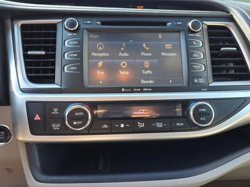 Used 2017 Toyota Highlander XLE image 20