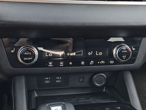 Used 2025 Mitsubishi Outlander SE AWD/4WD image 15