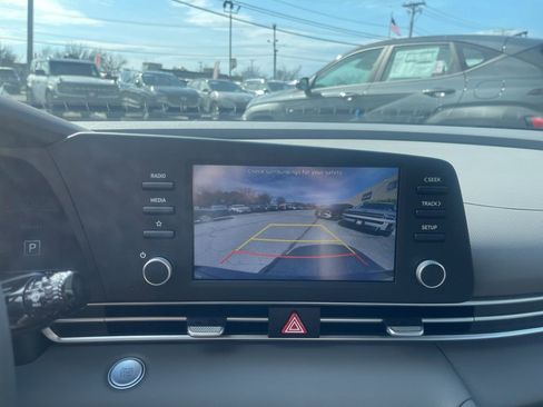Certified 2023 Hyundai Elantra SEL w/ Preferred Accessory Package FWD image 20