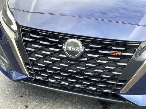 Used 2024 Nissan Altima 2.5 SR FWD image 8