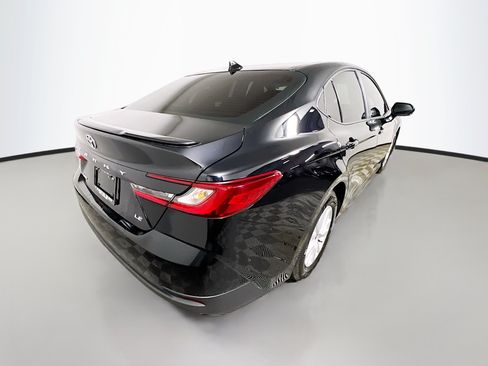 Used 2025 Toyota Camry LE w/ Convenience Package FWD image 4