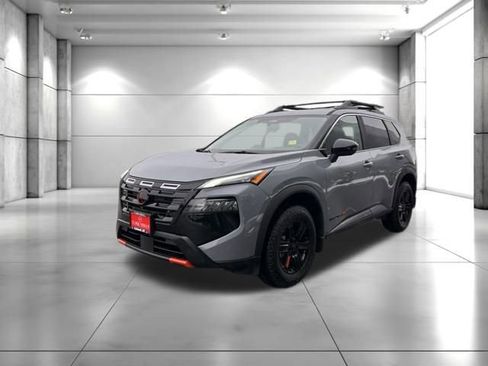 Used 2026 Nissan Rogue SV AWD/4WD image 4