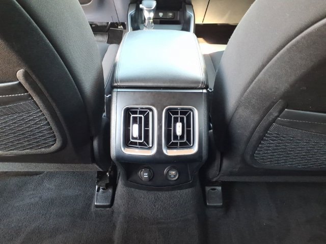 Used 2023 Kia Sorento LX FWD image 7