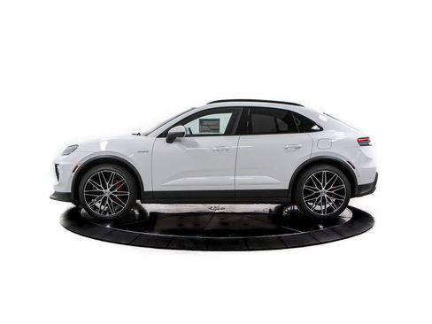 New 2026 Porsche Macan 4S Electric AWD/4WD image 2