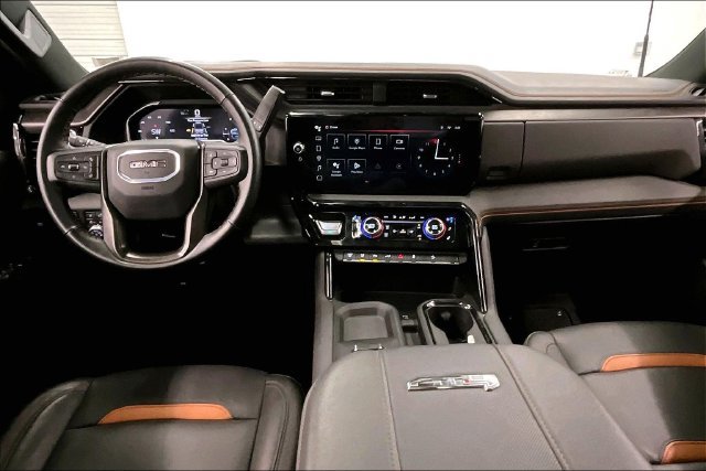 Used 2025 GMC Sierra 2500 AT4 w/ AT4 Premium Plus Package AWD/4WD image 18