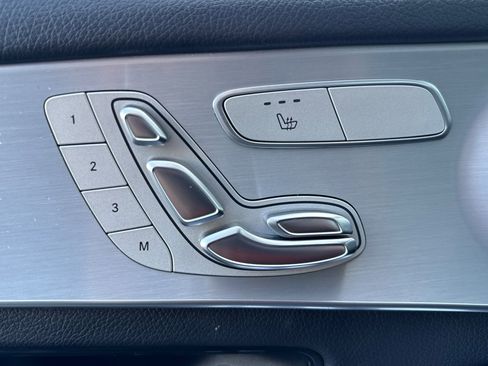 Used 2019 Mercedes-Benz GLC 350e 4MATIC image 23