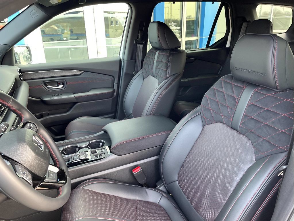 New 2026 Honda Pilot Black Edition image 8