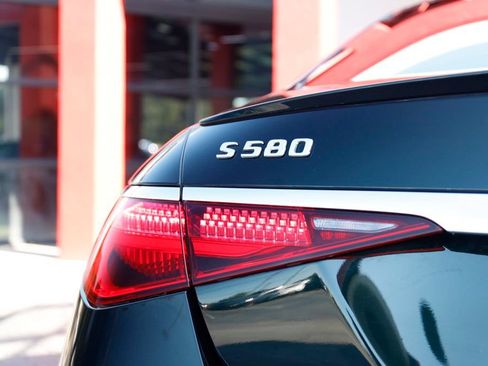 Used 2023 Mercedes-Benz S 580 4MATIC Sedan image 12