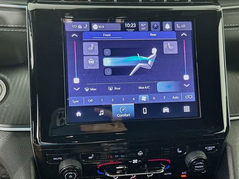 Certified 2024 Jeep Grand Cherokee L Altitude AWD/4WD image 25