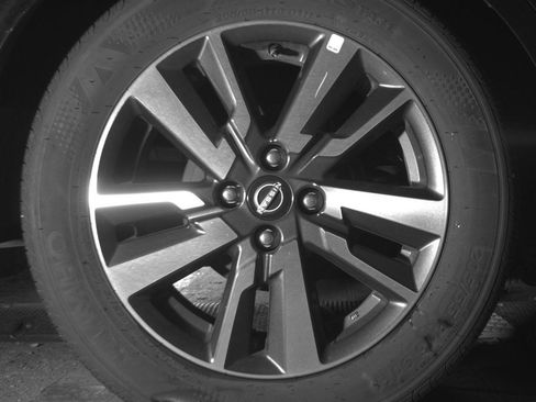 Used 2025 Nissan Versa SV w/ Trunk Package FWD image 15