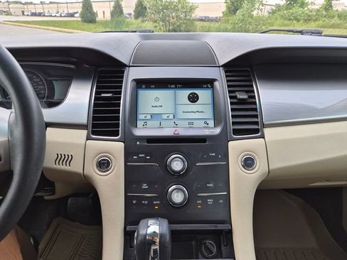 Used 2018 Ford Taurus SEL w/ Equipment Group 201A AWD/4WD image 22