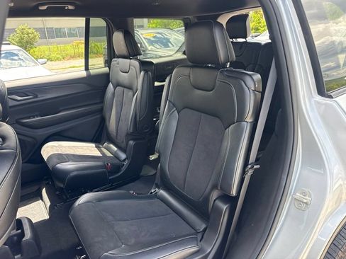 Used 2024 Jeep Grand Cherokee L Laredo AWD/4WD image 12