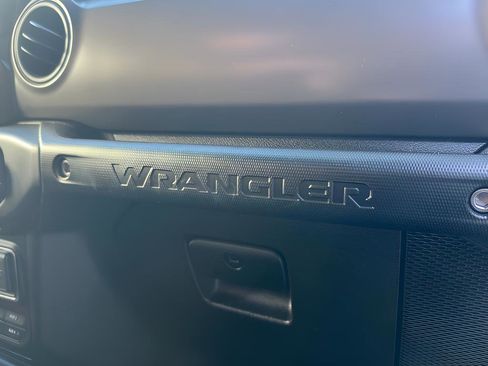Used 2023 Jeep Wrangler Unlimited Sport AWD/4WD image 45