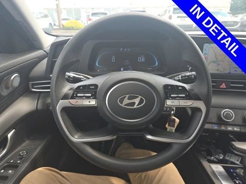 Used 2024 Hyundai Elantra SE FWD image 8