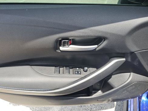 Used 2022 Toyota Corolla SE w/ SE Premium Package image 10