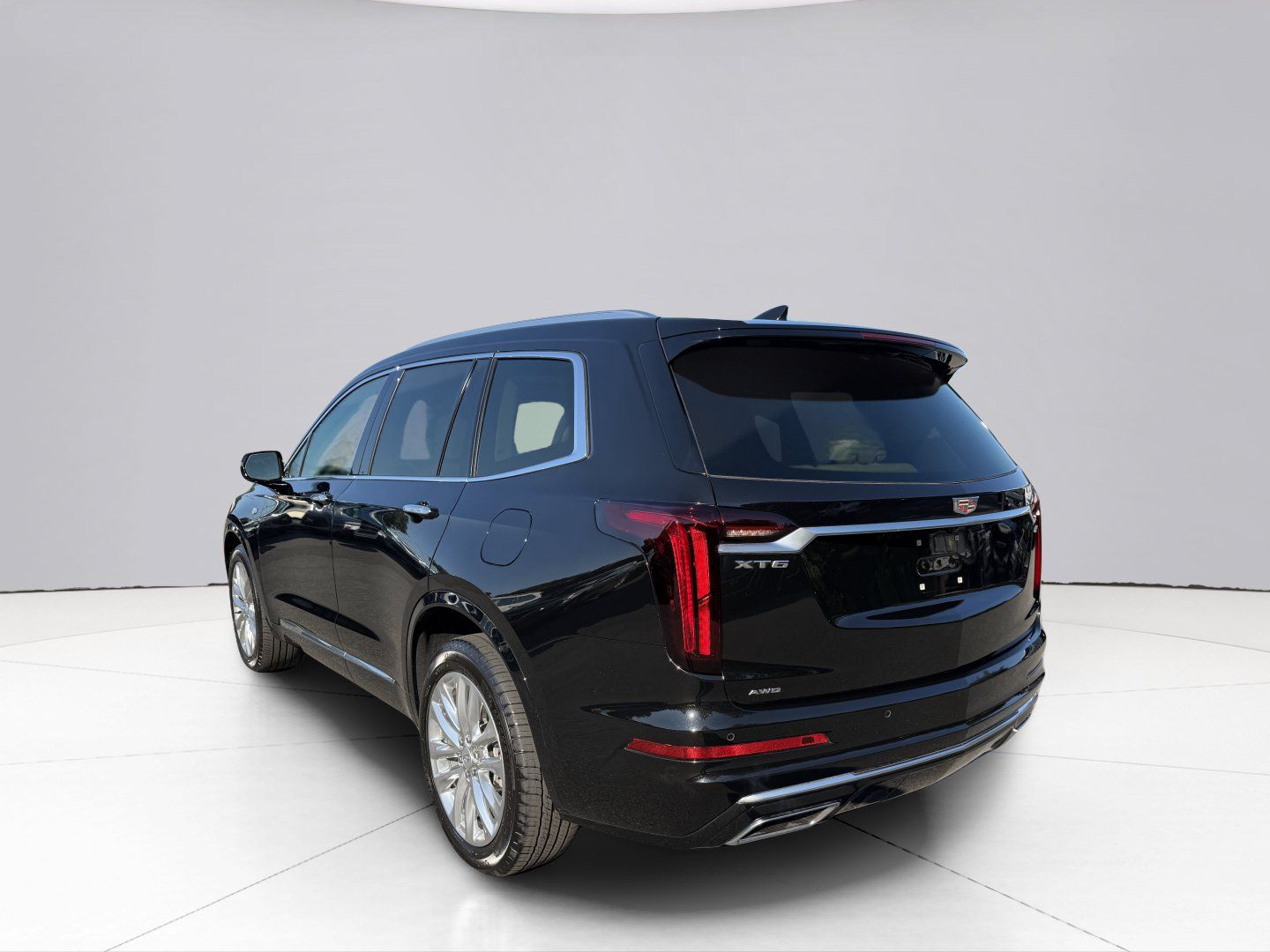 Used 2024 Cadillac XT6 Premium Luxury w/ LPO, Floor Liner Package AWD/4WD image 8