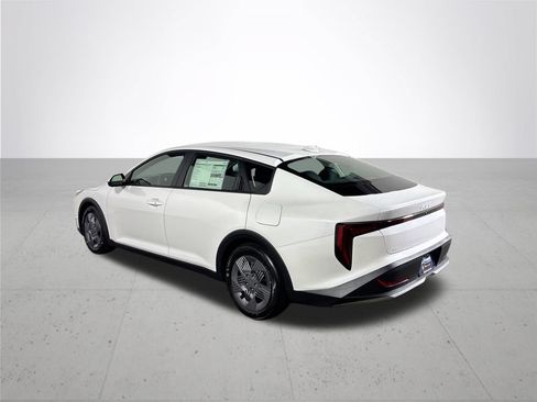 New 2026 Kia K4 FWD image 8