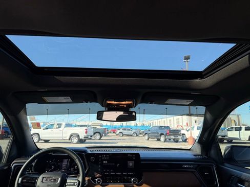 Used 2024 GMC Canyon AT4 w/ AT4 Premium Package image 14