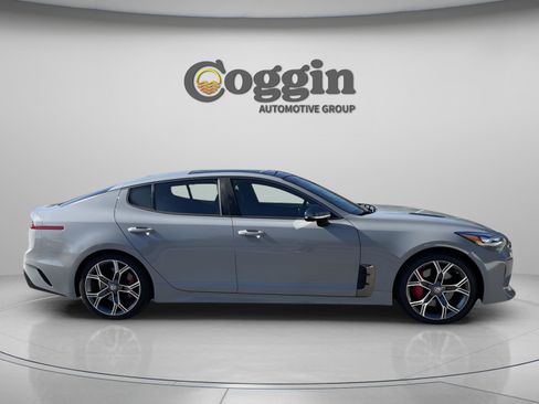 Used 2019 Kia Stinger GT2 image 6