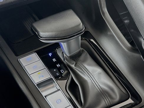 Used 2024 Hyundai Elantra Limited image 7