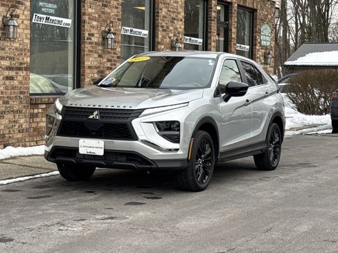 Used 2022 Mitsubishi Eclipse Cross LE image 1