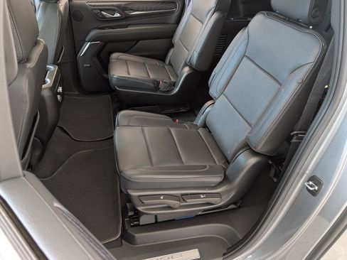 Used 2023 GMC Yukon XL Denali image 18