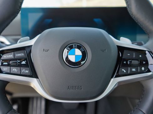 Used 2025 BMW 330i Sedan image 10