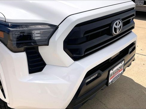 Used 2024 Toyota Tacoma SR5 AWD/4WD image 34
