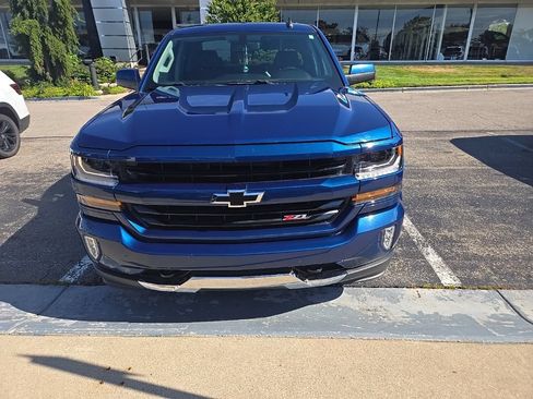 Used 2018 Chevrolet Silverado 1500 LT w/ All Star Edition AWD/4WD image 3