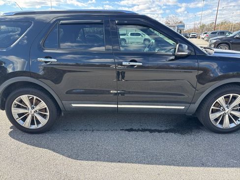Used 2019 Ford Explorer Limited w/ Class III Trailer Tow Package image 2