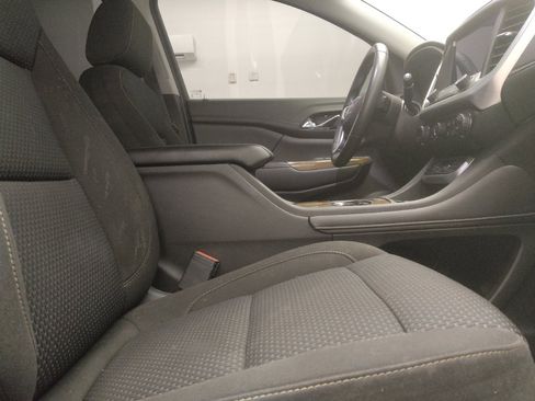 Used 2021 GMC Acadia SLE FWD image 21