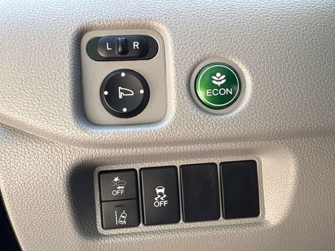 Used 2021 Honda Pilot LX image 24