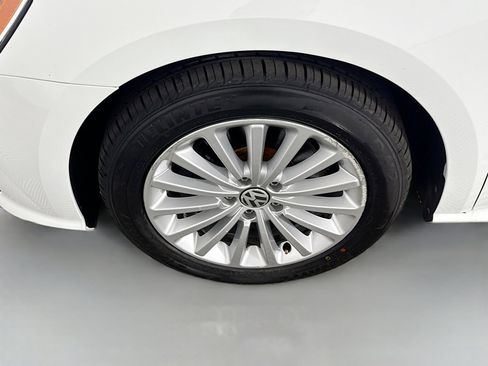 Used 2016 Volkswagen Passat 1.8T SE w/ Lighting Package image 38