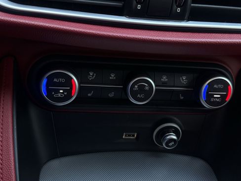 Used 2021 Alfa Romeo Stelvio Ti Sport image 21