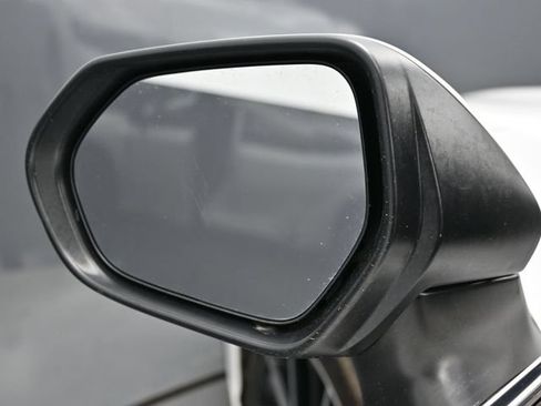 Used 2022 Toyota Camry SE FWD image 11