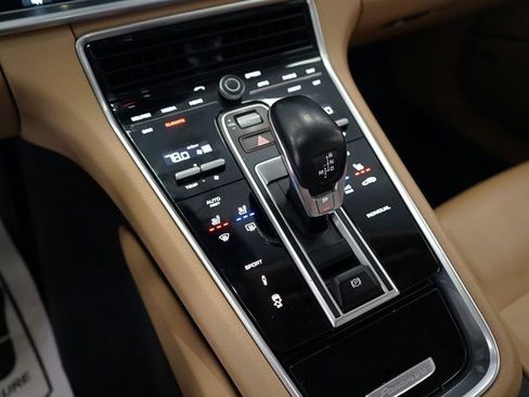 Used 2019 Porsche Panamera 4 image 44