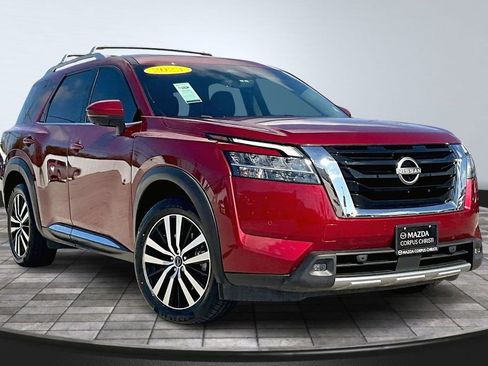 Used 2023 Nissan Pathfinder Platinum AWD/4WD image 4
