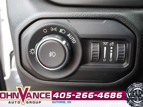 Used 2021 Jeep Wrangler Unlimited Sahara AWD/4WD image 31