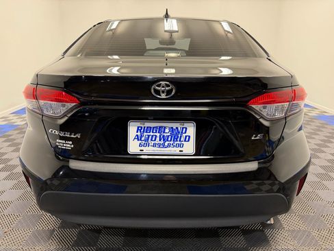 Used 2024 Toyota Corolla LE FWD image 10