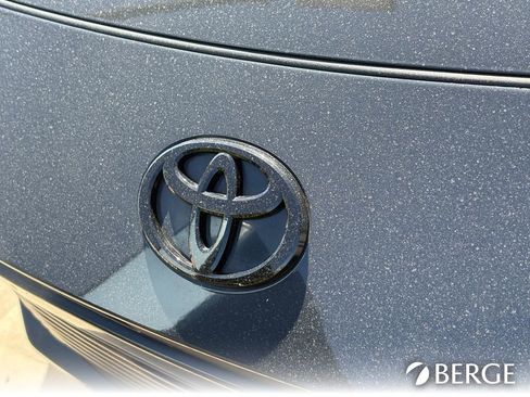 Used 2025 Toyota Camry LE image 8