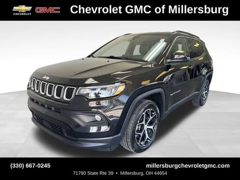Used 2024 Jeep Compass Latitude AWD/4WD image 5